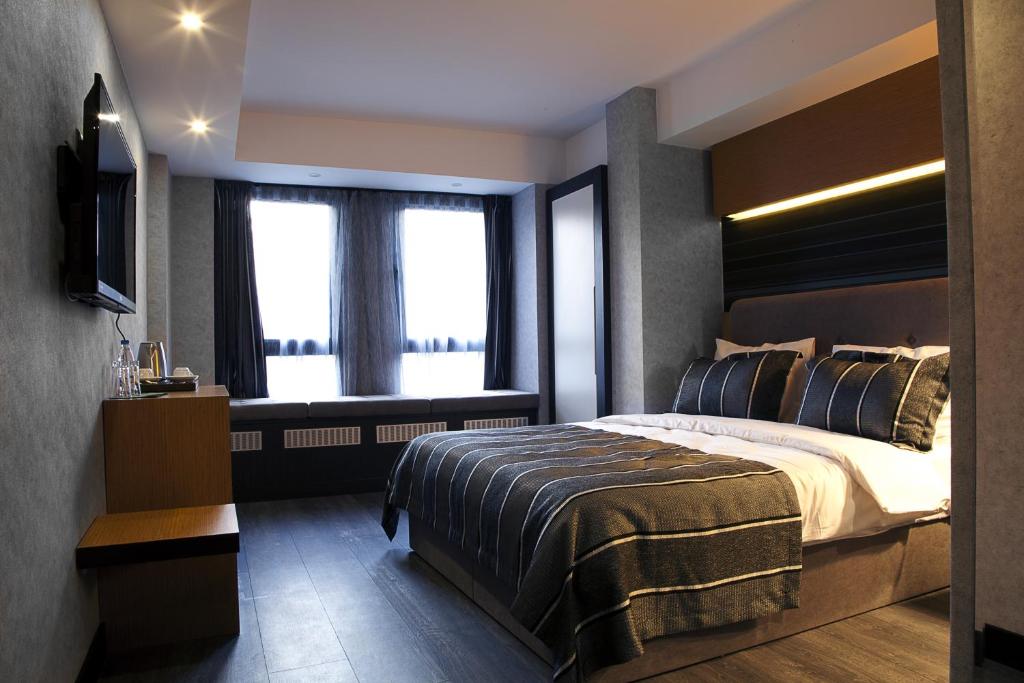 The Black Hotel photo