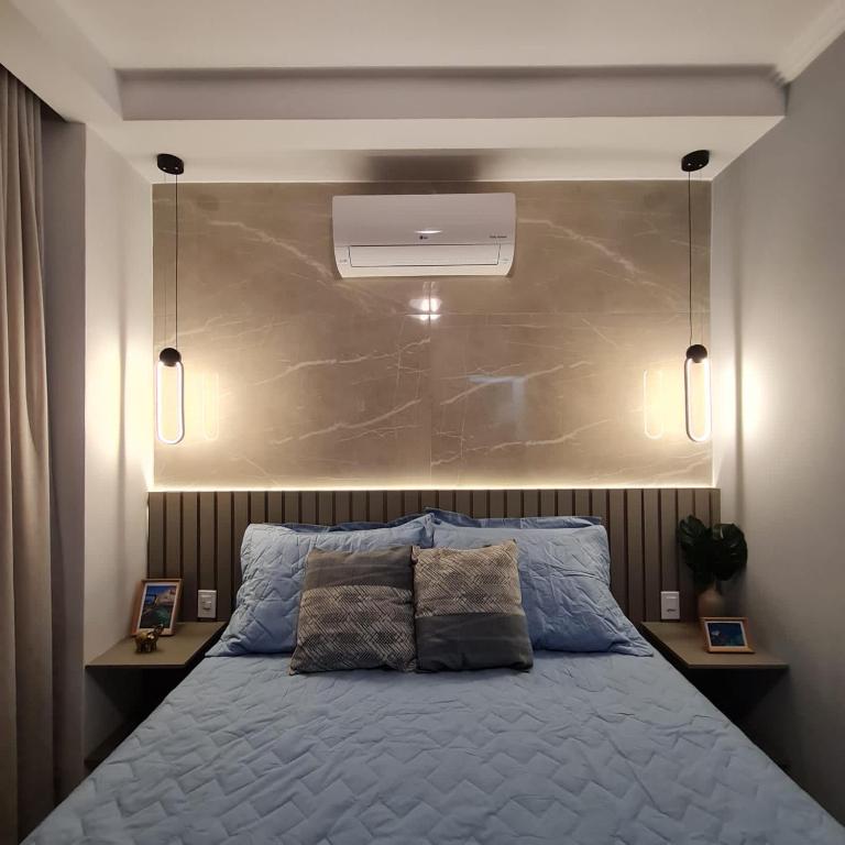 Conforto com ar, tvs smart, na quadra da praia do Forte, em frente Praça da Cidadania, Cabo Frio