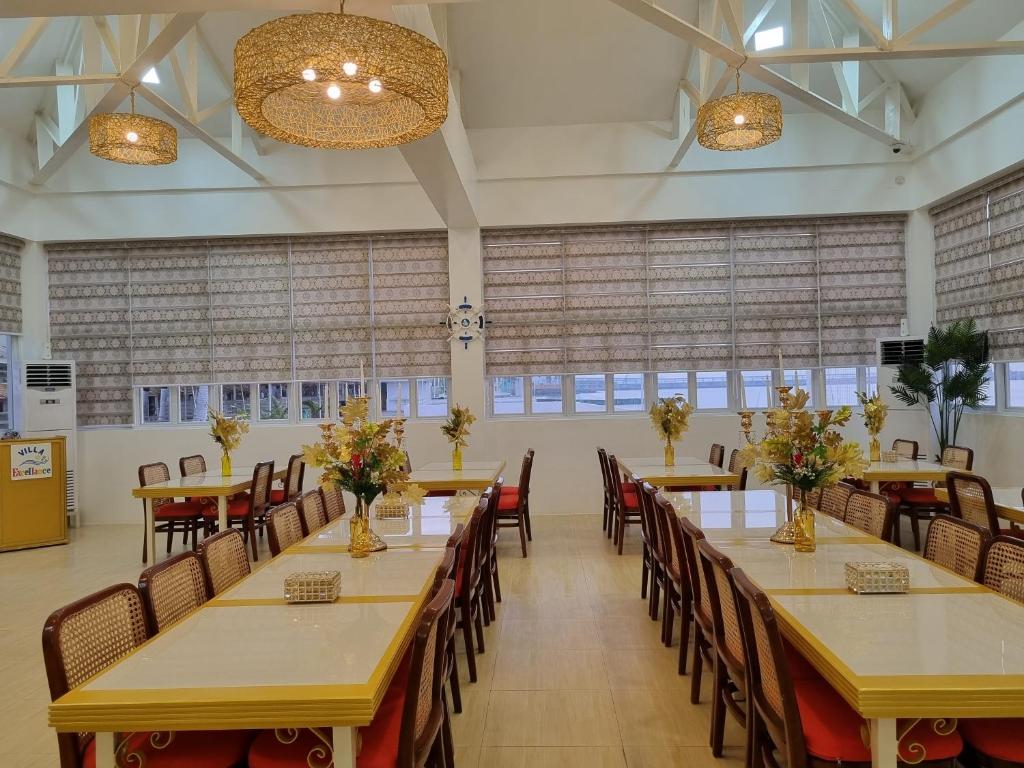 VILLA EXCELLANCE BEACH AND WAVE POOL RESORT