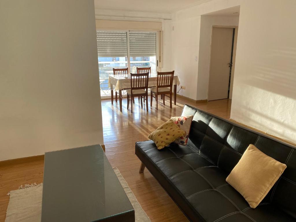 Hermoso departamento sobre Cabildo y contrafrente - 1