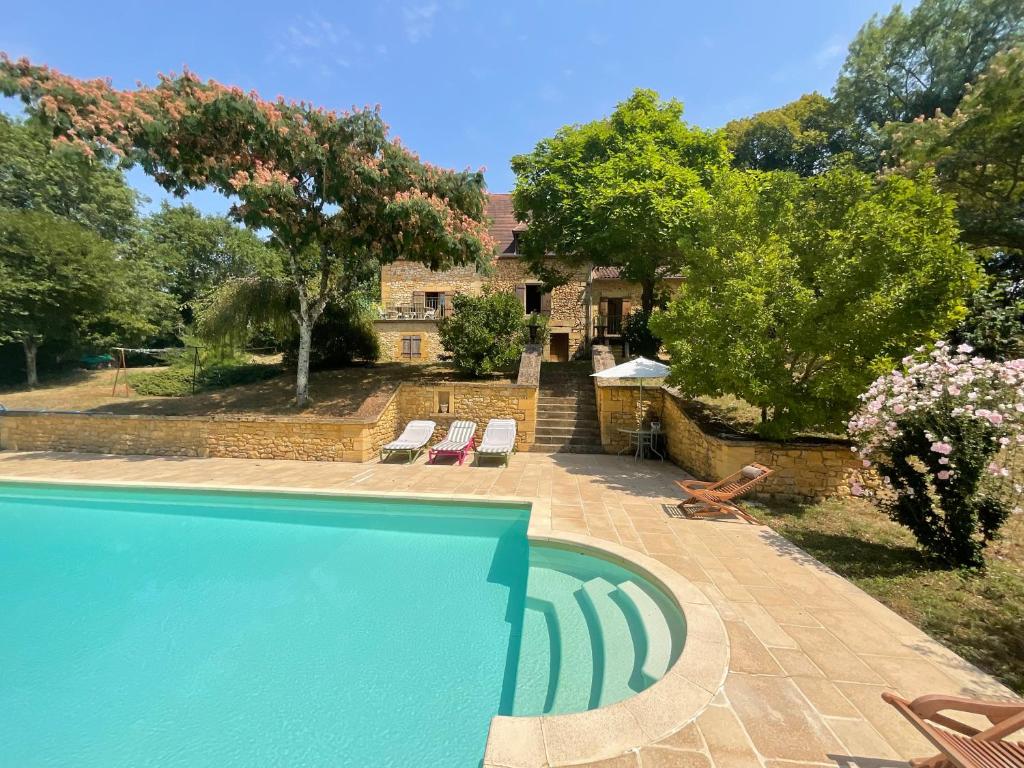 Belle demeure périgourdine avec piscine