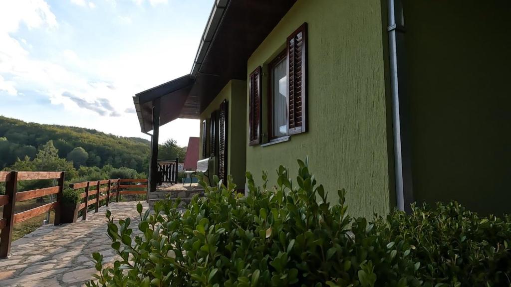Green Eco Cottage - 3