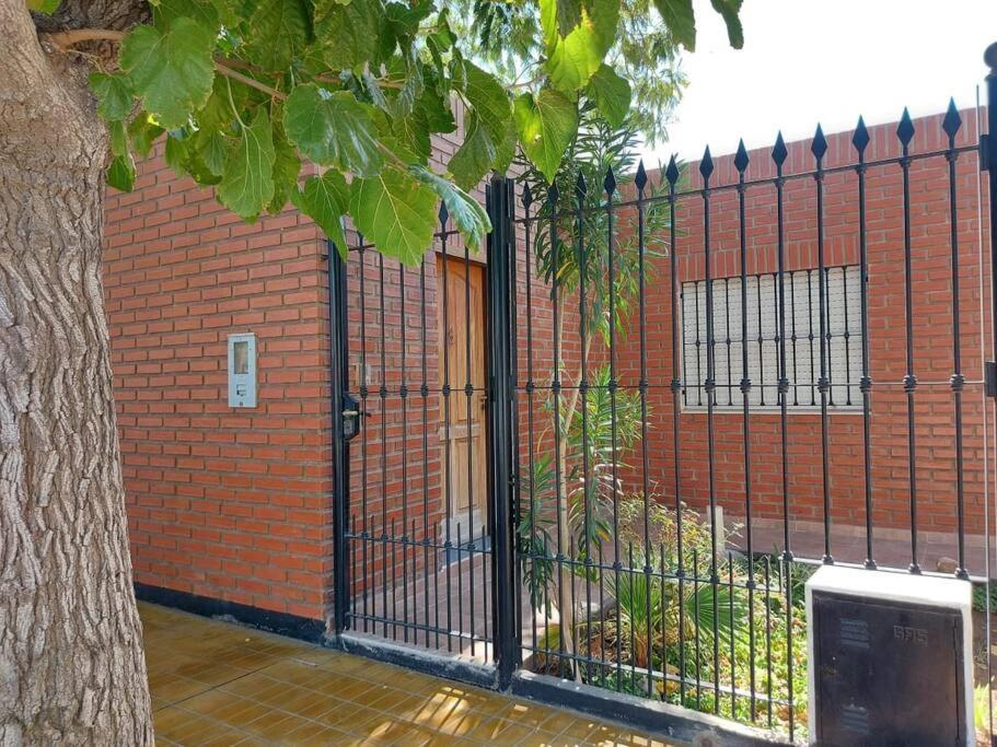 Casa hermosa cómoda en barrio tranquilo - 1