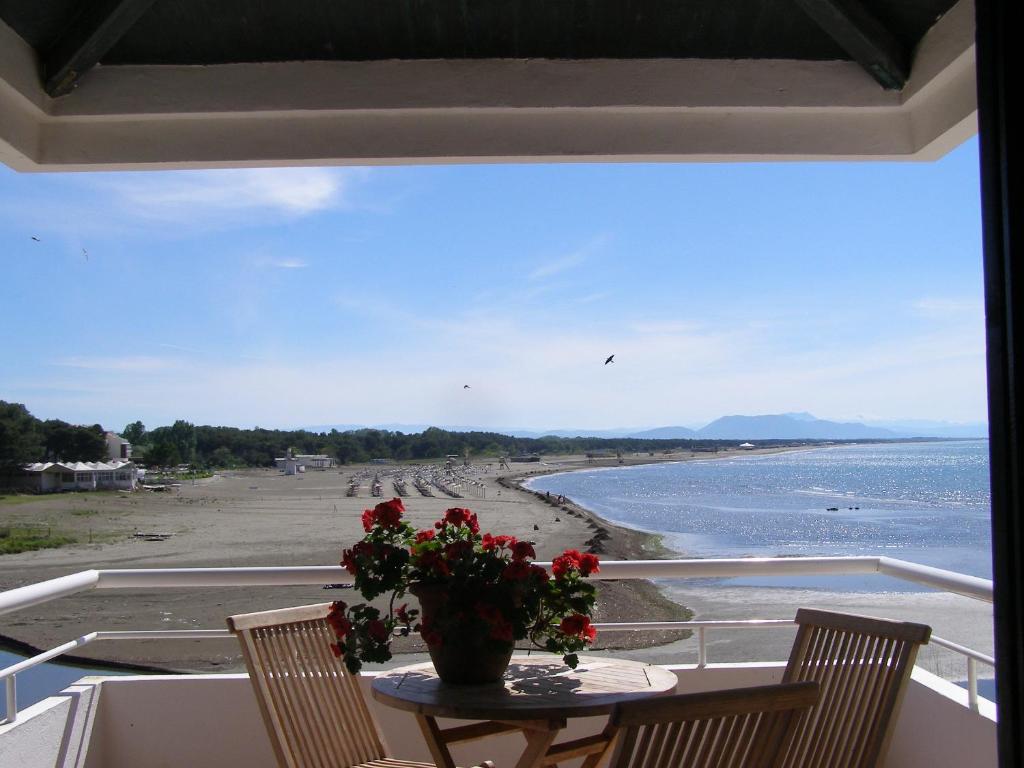 Palastura Apartments — Hotel in Ulcinj