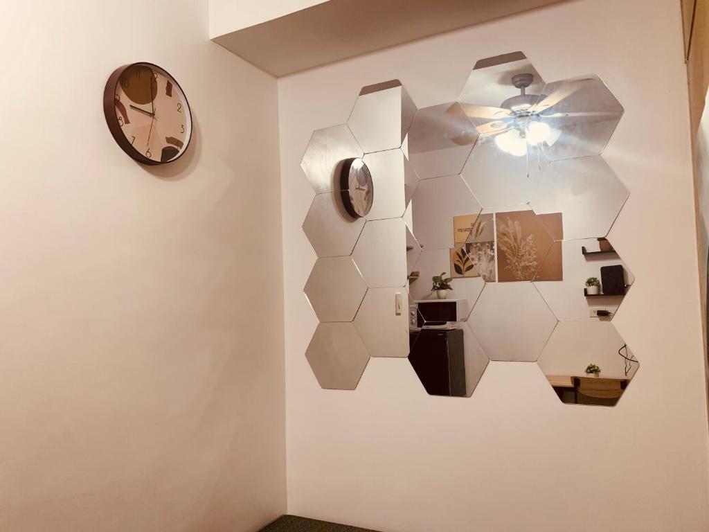 Jammy and Cushy 1 BR Unit fast wifi & Netflix photo