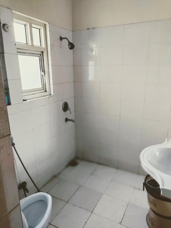 Luxurious Affordable Serviced Apt PariChowk/ExpoMart/Expressway Noida photo