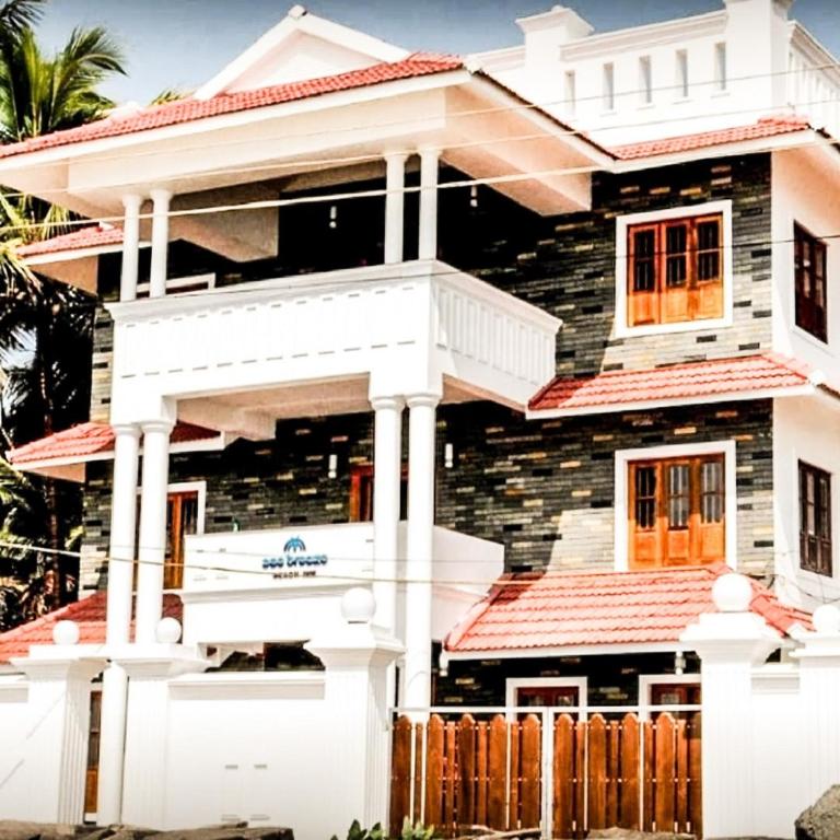 Sea Breeze Beach Inn photo