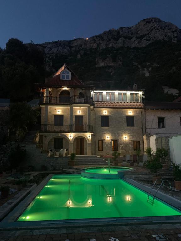 Villa Celaj “The Castle” — Hotel in Kruje