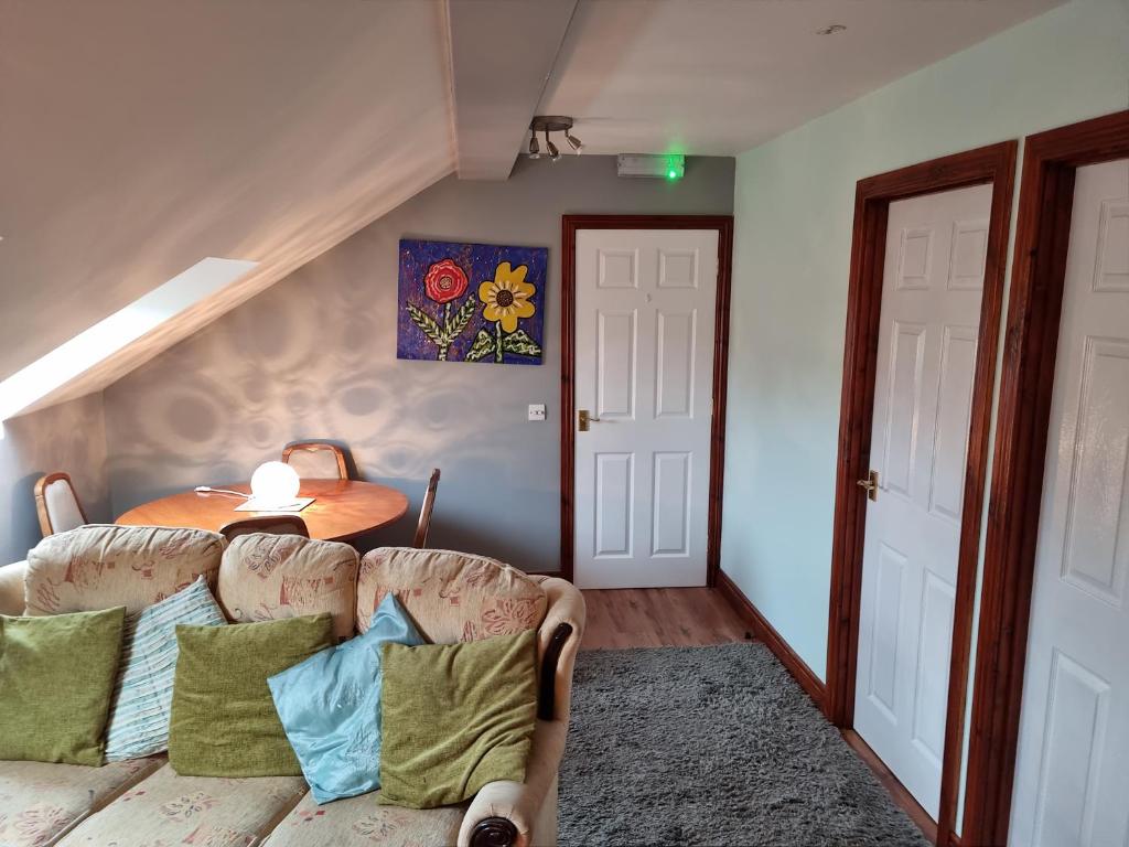Cute loft apartment sleeps 4