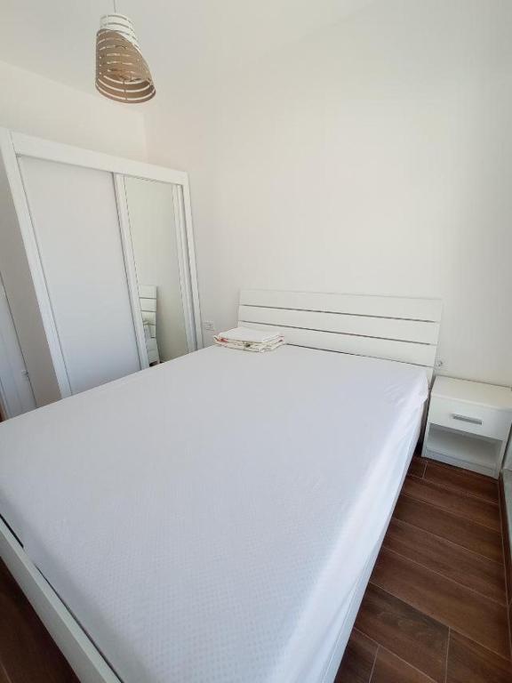 Lovely one bedroom apartment in Dobra Voda - 2