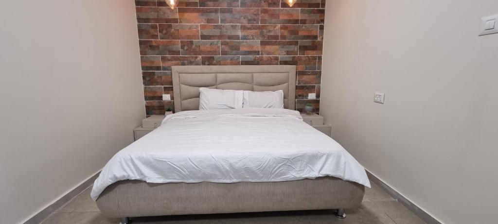 אלאפנדי עם גקוזי, Madždal Šams