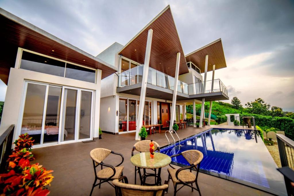 RedhomeX Sea Glass Villa photo