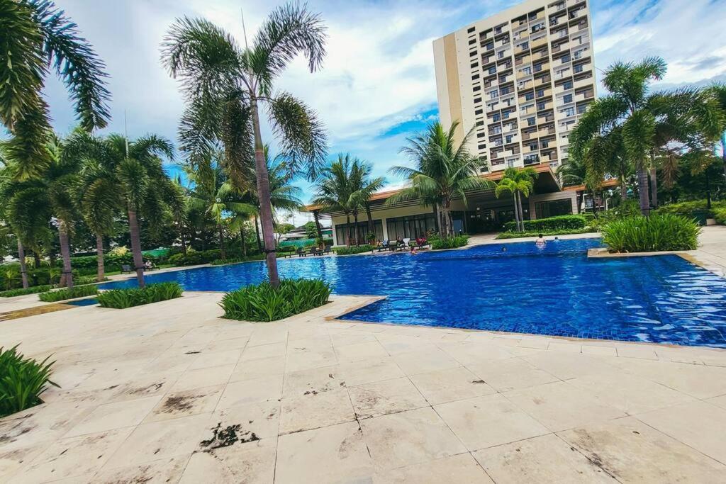 Spacious Room in Alabang photo