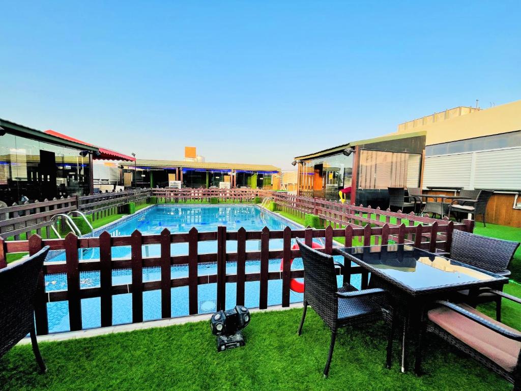 スイミングプール