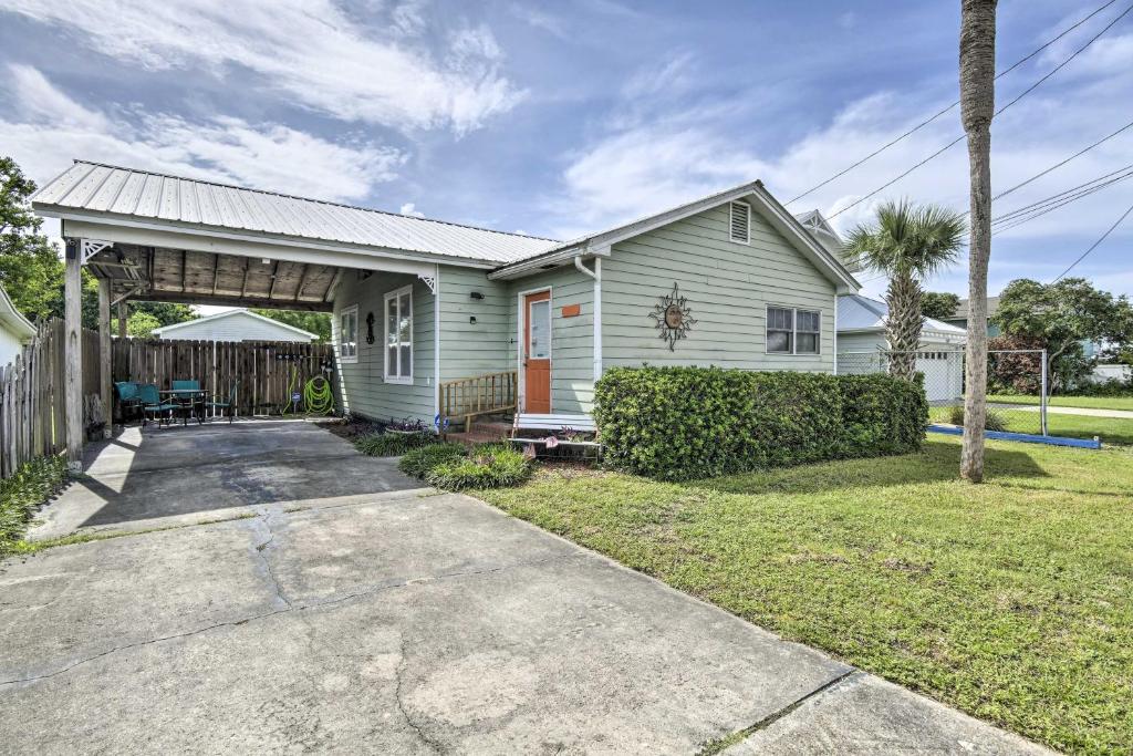 Cozy PCB Cottage about 1 Block to Beach!, Panama City Beach