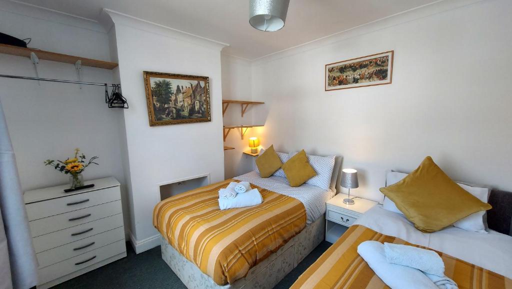 Victoria Heights- Great For Long & Short stays!!!