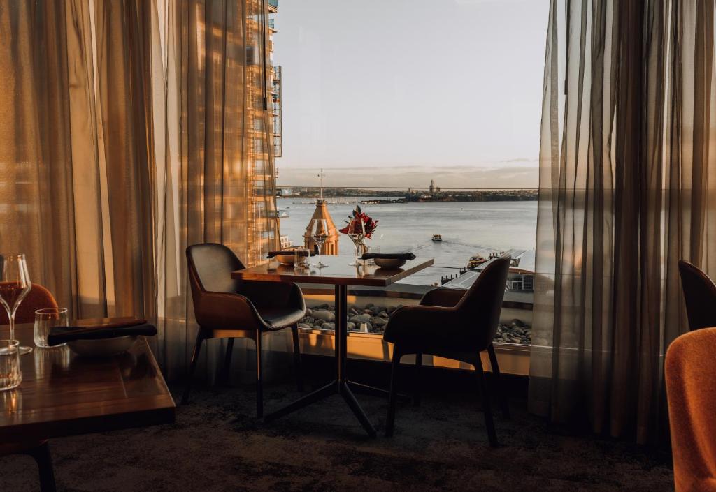 Restaurant, MÖVENPICK HOTEL AUCKLAND in Auckland