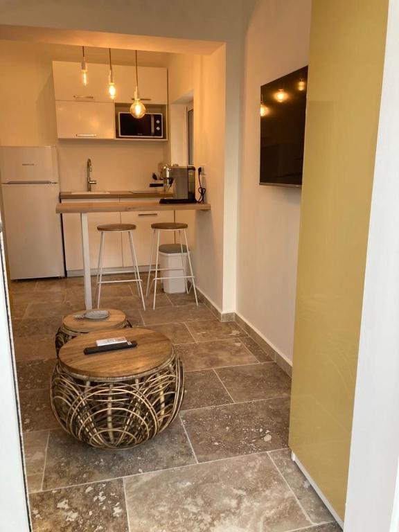 Charmant Studio dans villa - parking - jardin - 3