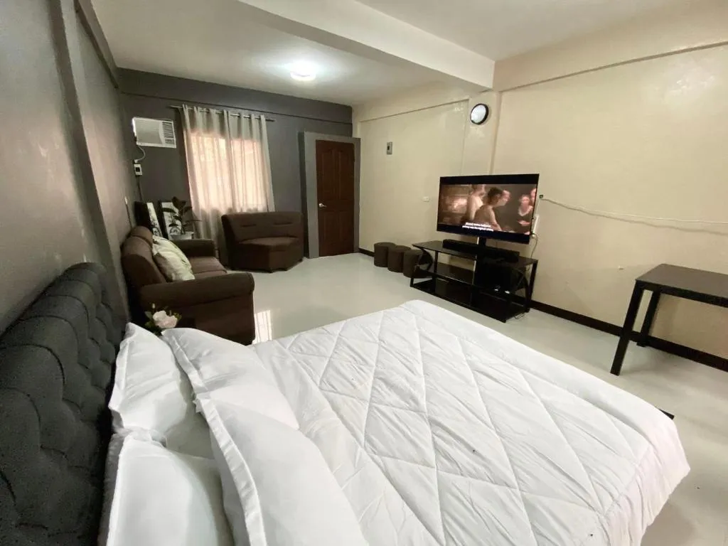Adam's Hotel Apartment, hotel in Pandi