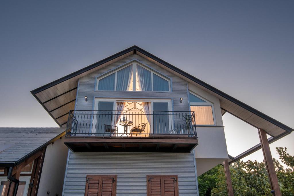 4 Elements צימר ארבעת היסודות, Roš Pinna