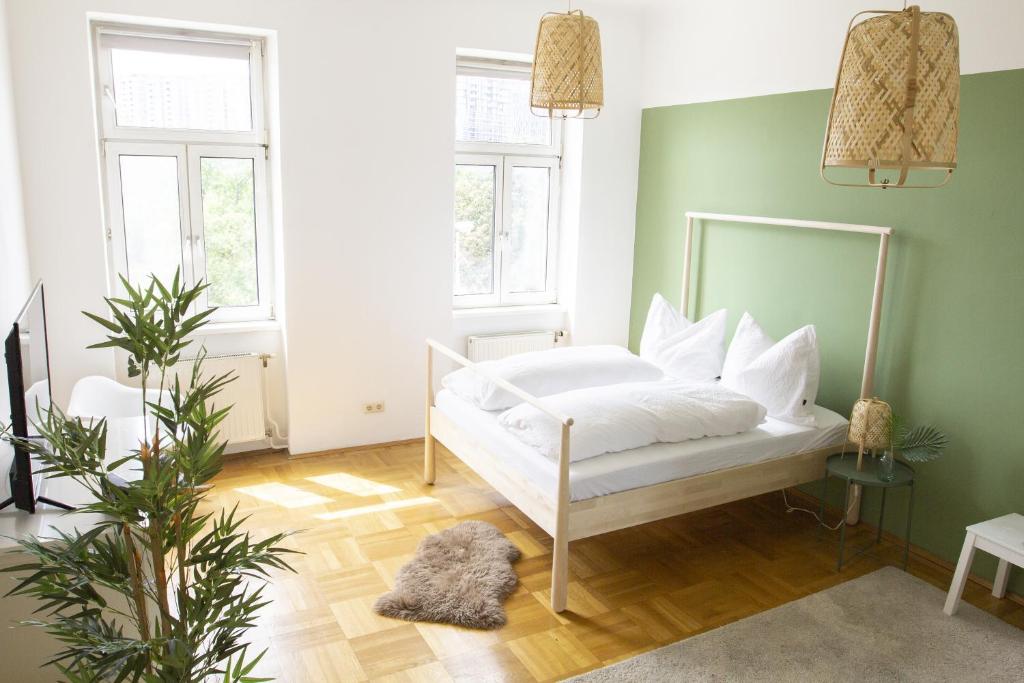 Sunny Apartment near Belvédère Castle, Vienne