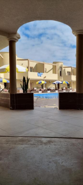 Swimming pool, Hotel Beach Club la Perle in Sidi Bouzid