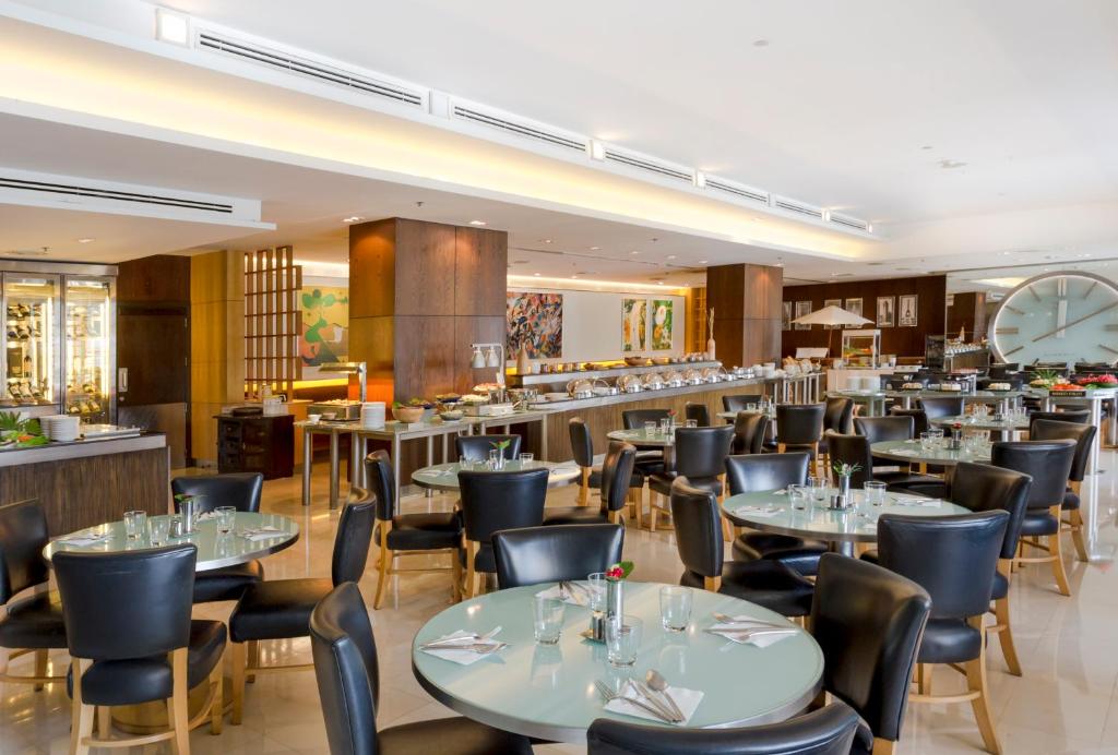 โรงแรมเดวิส (Davis Hotel)