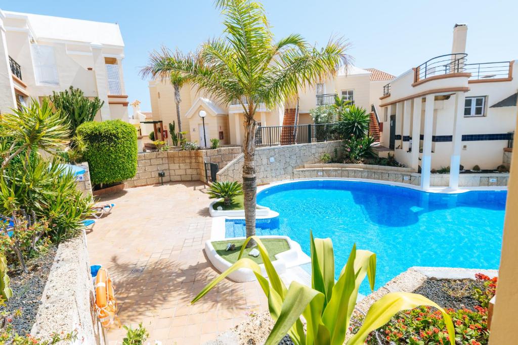 Amazing renovated pool view Apt, Aircon, 2 min to Fañabe Beach - 3