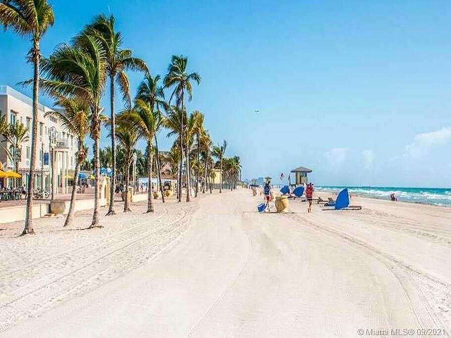 2BR 2Bth Hallandale Beach Miami Ft Lauderdale FL photo