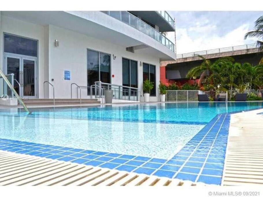 2BR 2Bth Hallandale Beach Miami Ft Lauderdale FL photo