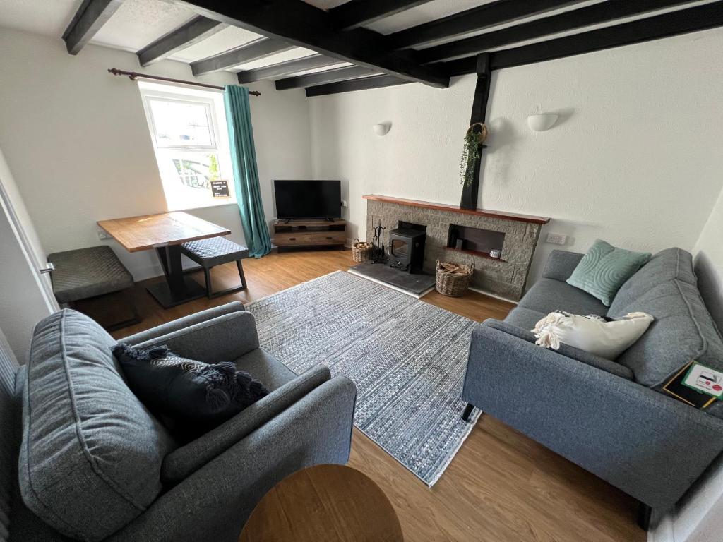 Escapism Wales Gwalia, Llanrhystyd - pet-friendly stay