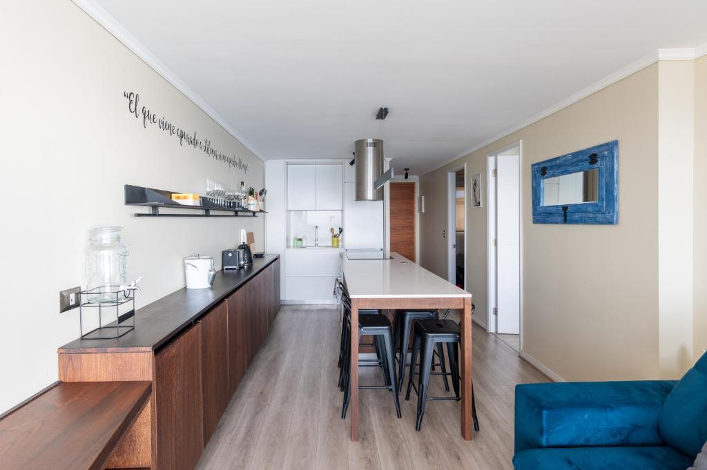 Neptuno Apartment 2BR W/Sea View & Parking - 5