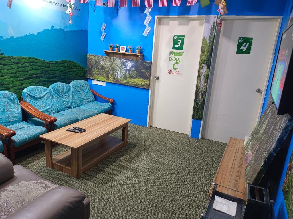 CH Travellers Inn photo