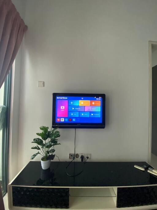 Lovely Dpulze 1 Bed Room with Pool @cyberjaya ;- ) photo
