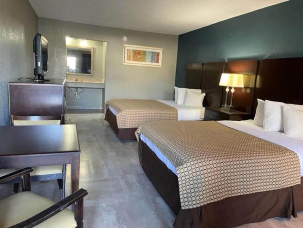 Guest Inn Lake City photo
