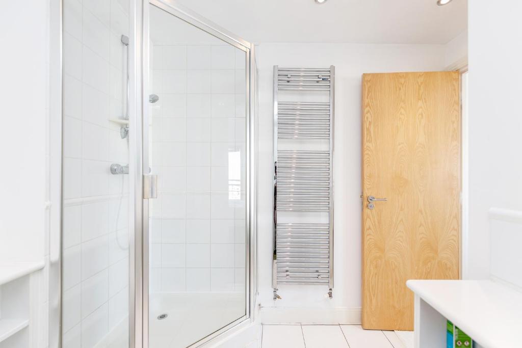 Premium Excel 3 & 2 Bedrooms photo