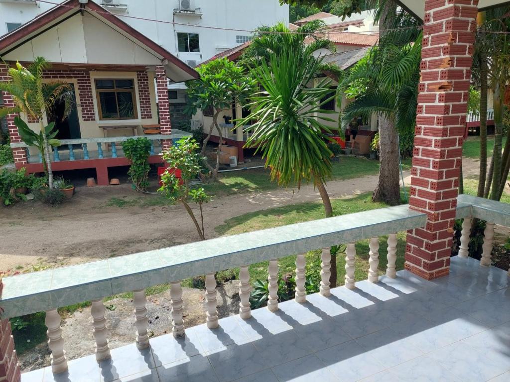 Charung Bungalows photo