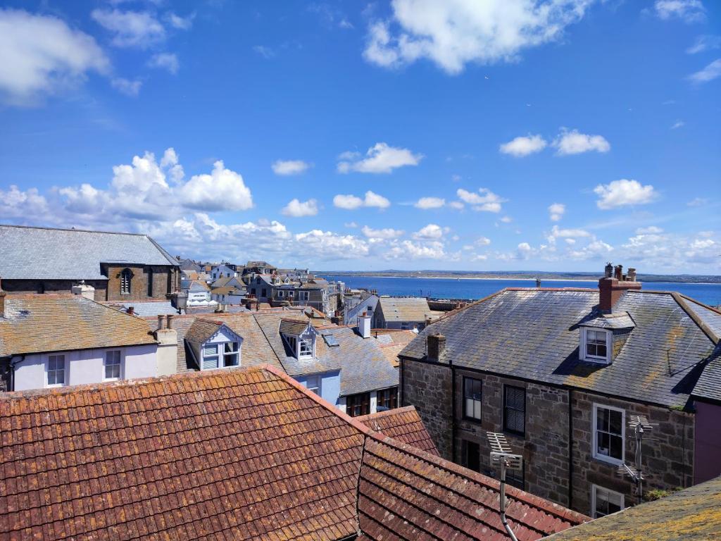 Cheerful Fisherman's Cottage, St Ives photo 3