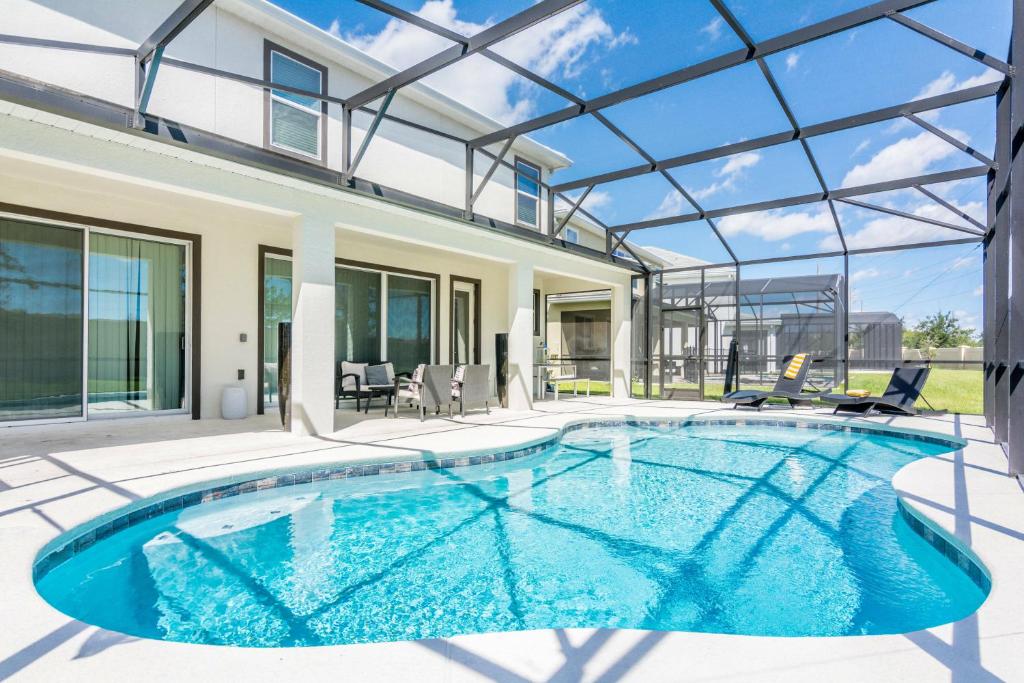 Magnificent Home- Private Pool Game Room SO2601, Kissimmee