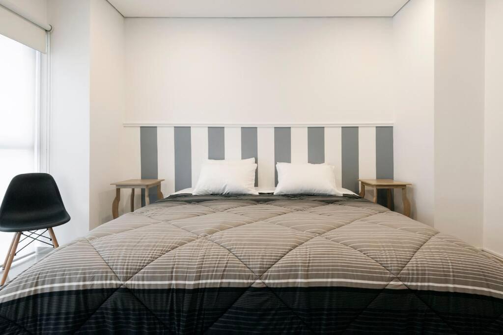 Beautiful loft. King size bed. 150 Mbps internet. - 4