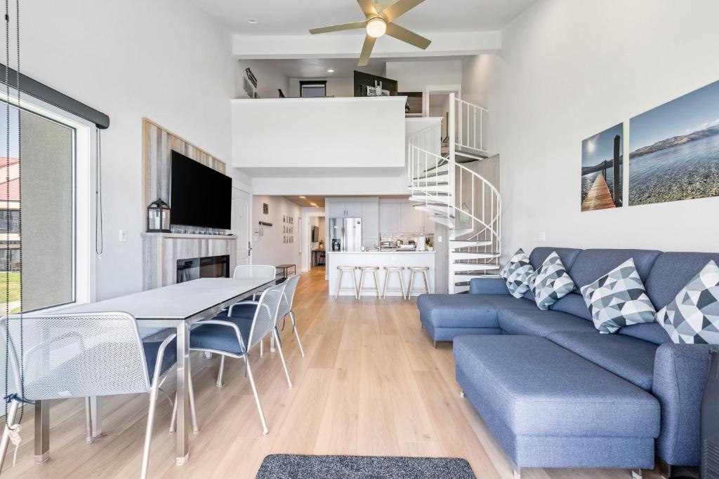 Lake Chelan Shores - Beachfront Sunsets #6-5, Chelan