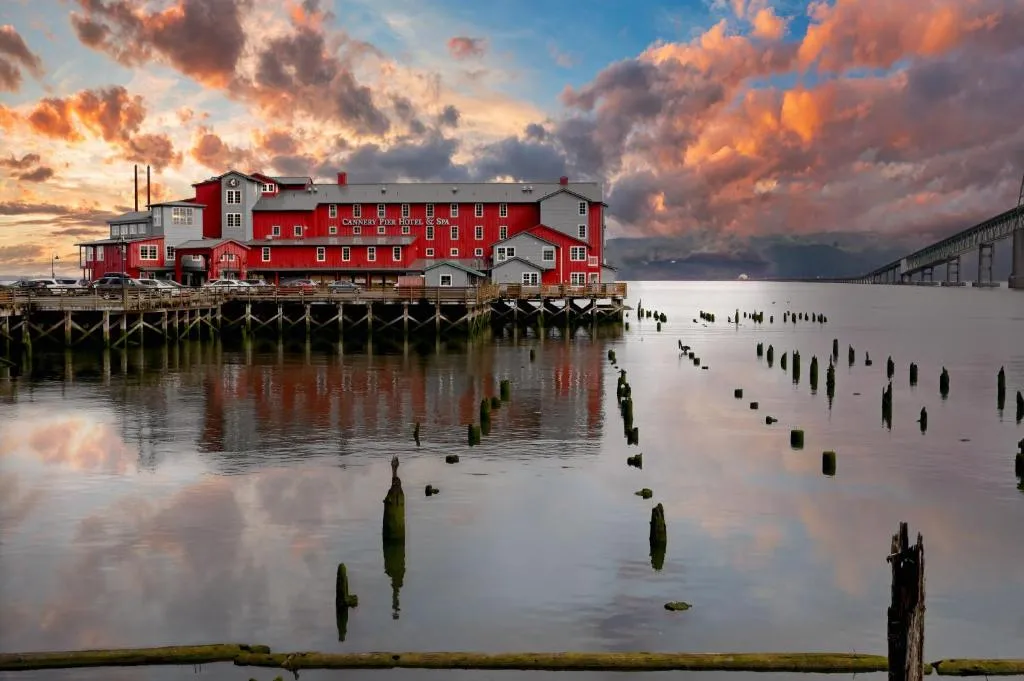 Cannery Pier Hotel & Spa，位于阿斯托里亚的酒店