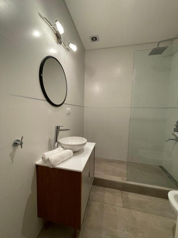Departamento Moderno - Equipado y Con Cochera Privada - 4
