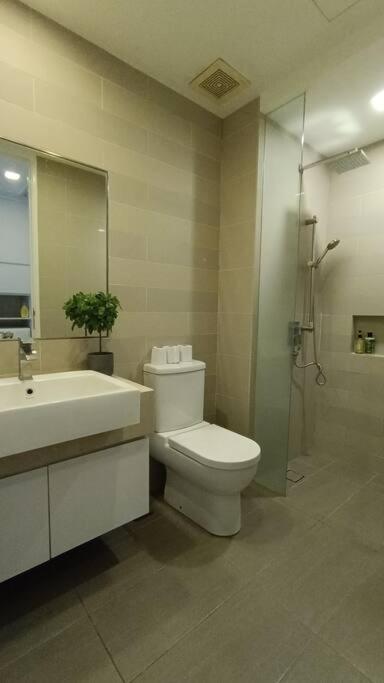 A05 Bukit Ceylon KL Tower View Balcony Apartment photo