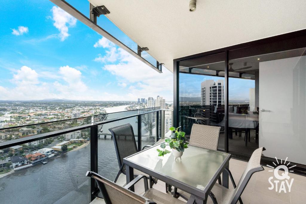 Circle on Cavill - 2 Bedroom Ocean View Units photo