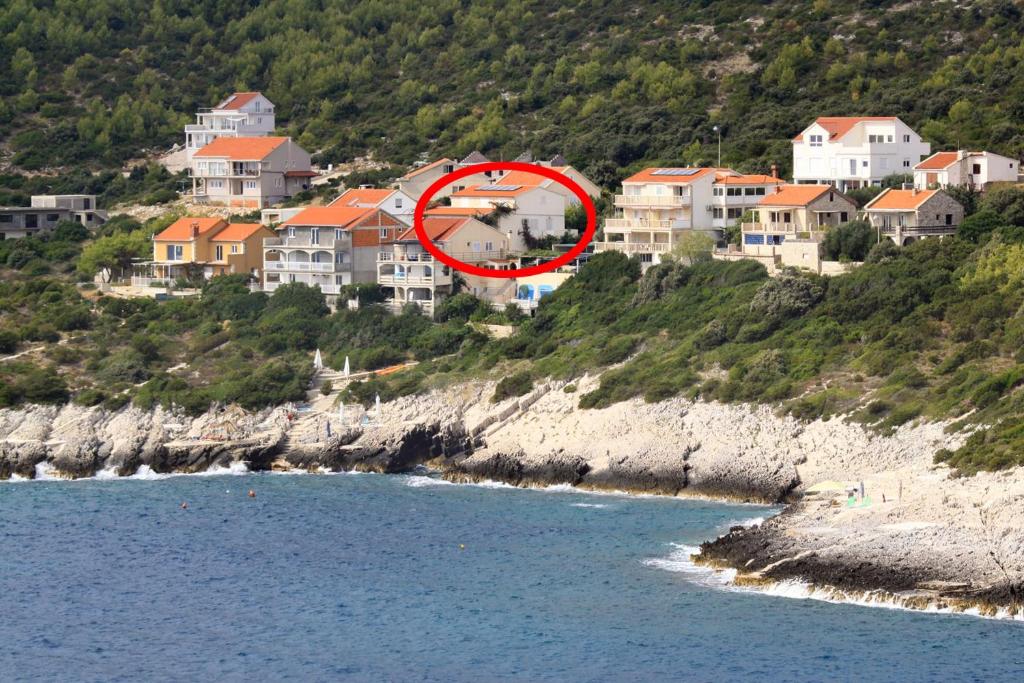 Seaside apartments with a swimming pool Zavalatica, Korcula - 9151, Zavalatica