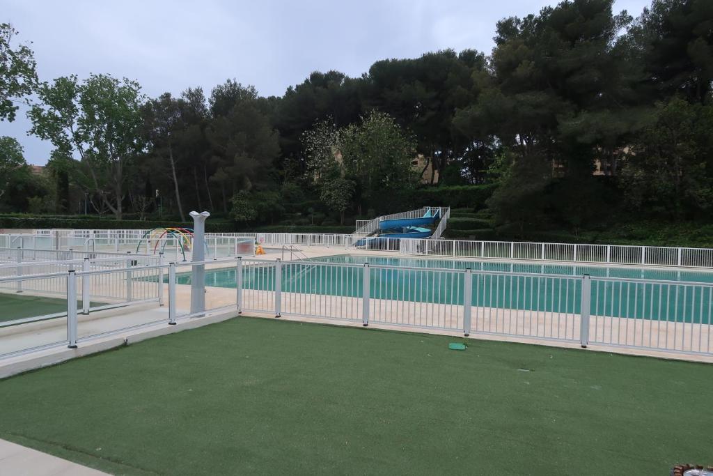 Domaine de la Coudoulière, Calme, sans vis à vis, proche mer, piscine - 5