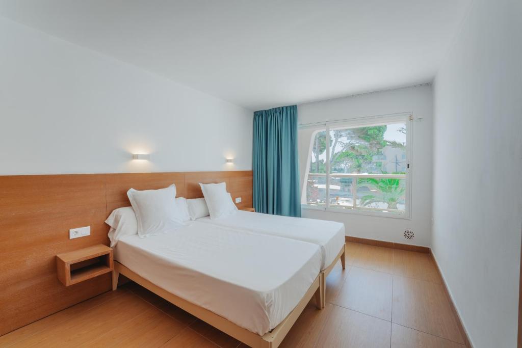 Aparthotel Ses Fotges — Pokoje in Playa de Muro, Baleary