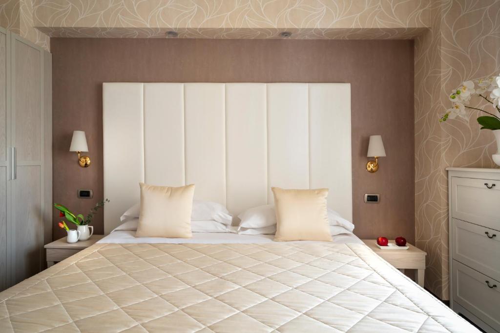 Hotel Re Enzo - 2