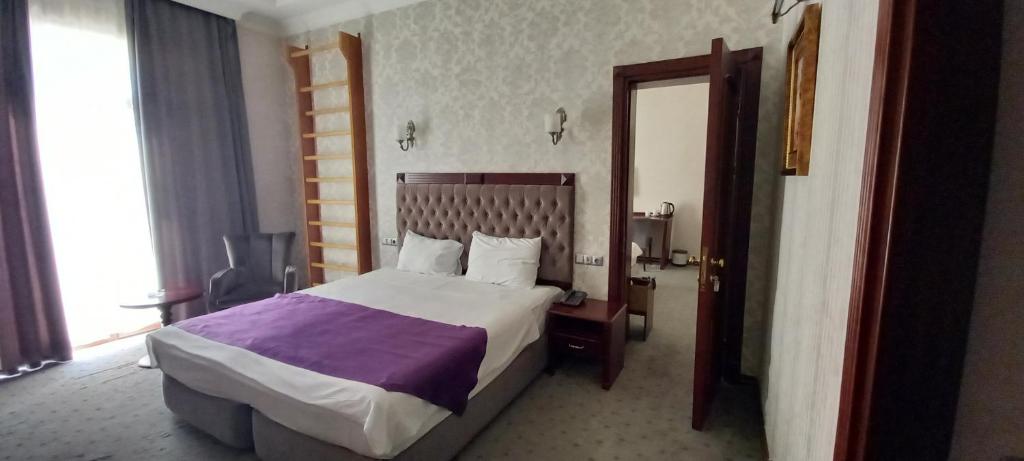 Capitol Hotel photo